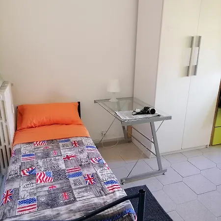 Gasthuis Esplora Con Tram Sotto Casa Posto Letto In Condivisa *